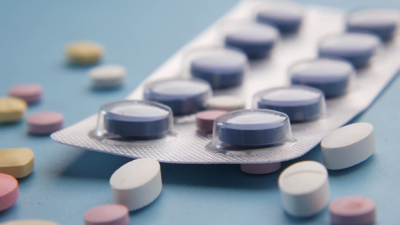 분류 된 약은 블리스터 패키지에 있습니다.