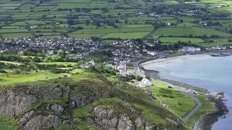 ballygally auf der antrim coast road in nordirland