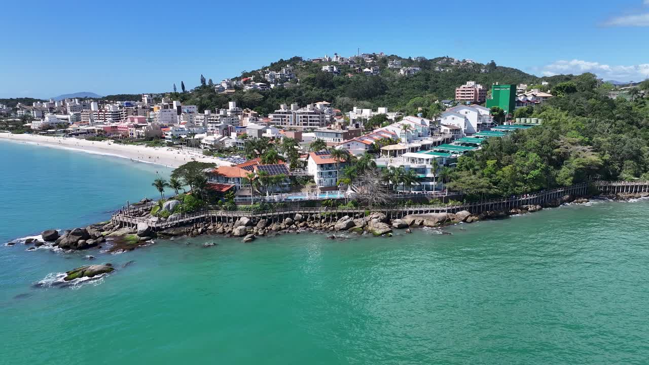 산타 카타리나 브라질의 비나스 (bombinhas) 의 스카이 라인.