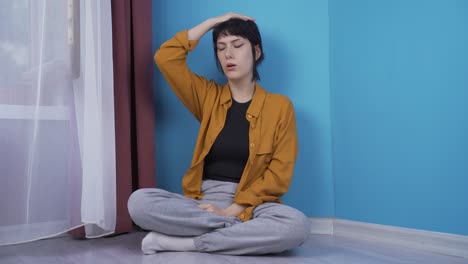 mujer joven auto motivada. aumentar la motivación.