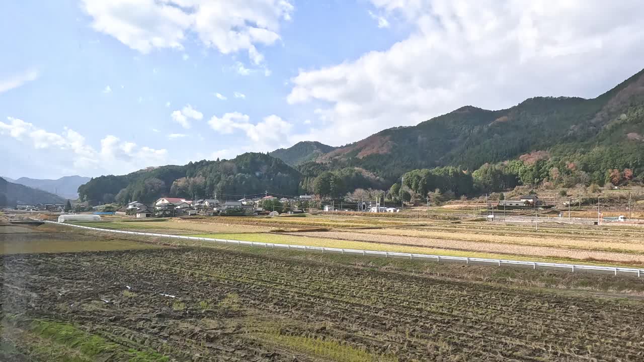 그림자가 변하는 시골의 타임스.