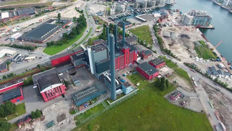 vista aérea de la ciudad de copenhague sobre la central eléctrica de oersted