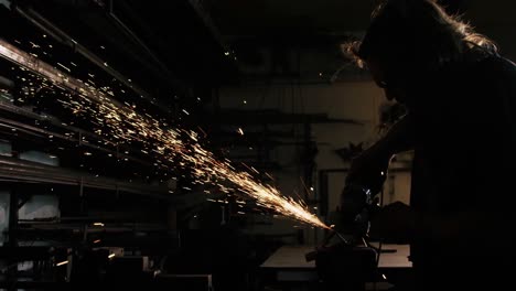 welder using electric circular saw machine