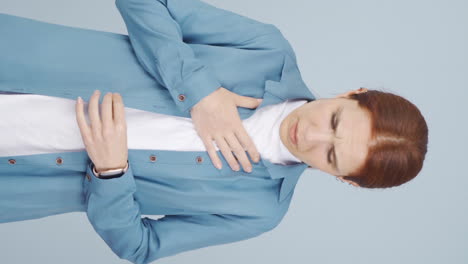 vídeo vertical del paciente pulmonar está experimentando dificultad para respirar.