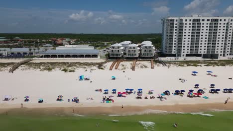 Halbe-Umlaufbahn-Enthüllt-Die-Küste-Am-Orange-Beach-In-Alabama