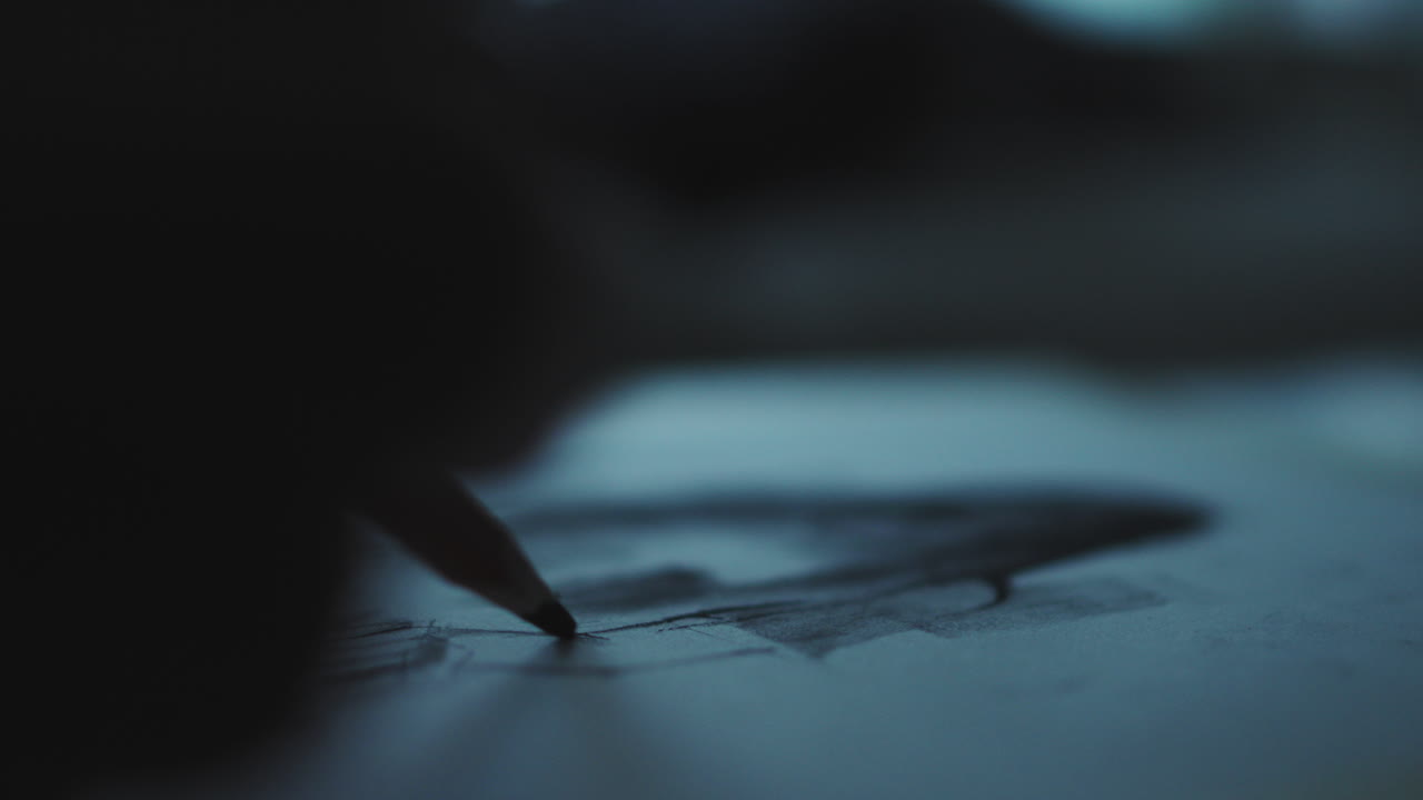 macro primer plano de los bordes de la línea de lápiz de grafito fino que se añaden al dibujo abstracto