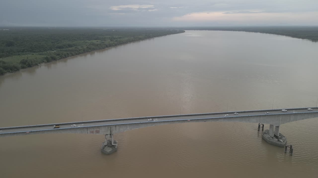 Batang Sadong Bridge or Sungai Buloh Bridge is a major bridge ...