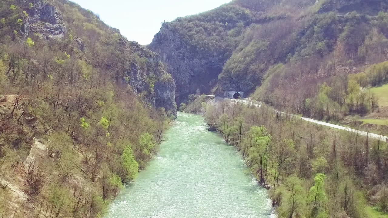 코소보 강 조감도