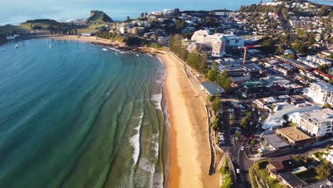 Drohne-Himmel-Luftaufnahme-Der-Landschaft-Landschaft-Terrigal-Stadt-Vororte-Und-Der-Strand-Der-Zentralen-Küste-Pazifik-Ozean-Nsw-Australien-3840x2160-4k