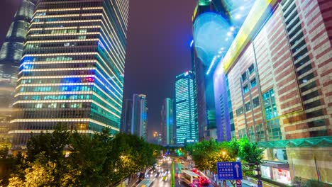noche iluminada shanghai pudong centro del tráfico calle panorama 4k lapso de tiempo china