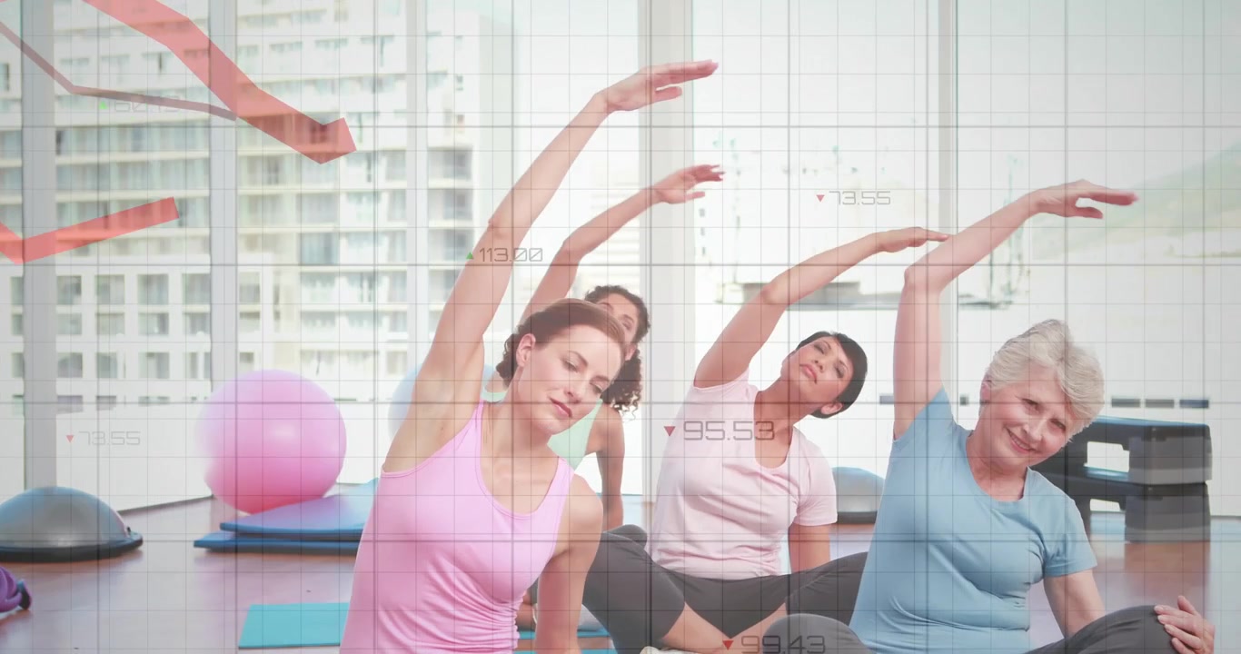 Bốn người phụ nữ tập kéo giãn trên thảm theo hướng dẫn của huấn luyện viên trong phòng tập thể dục, với biểu đồ lưới màu đỏ tăng trưởng thể hiện sự cải thiện sức khỏe