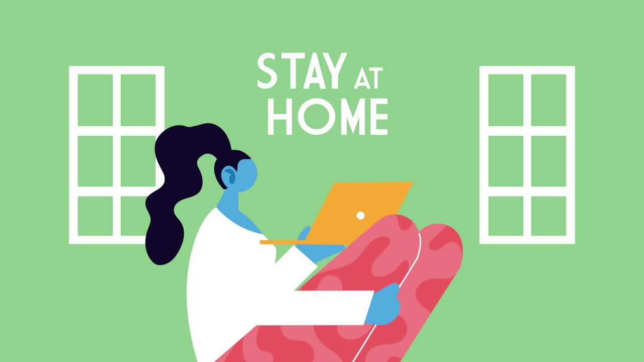 노트북을 사용하는 여성이 집에서 일하고 있습니다.