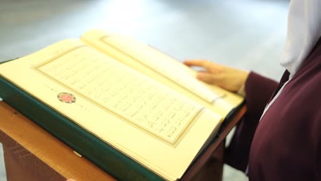 Seite-Zum-Koran-Wechseln