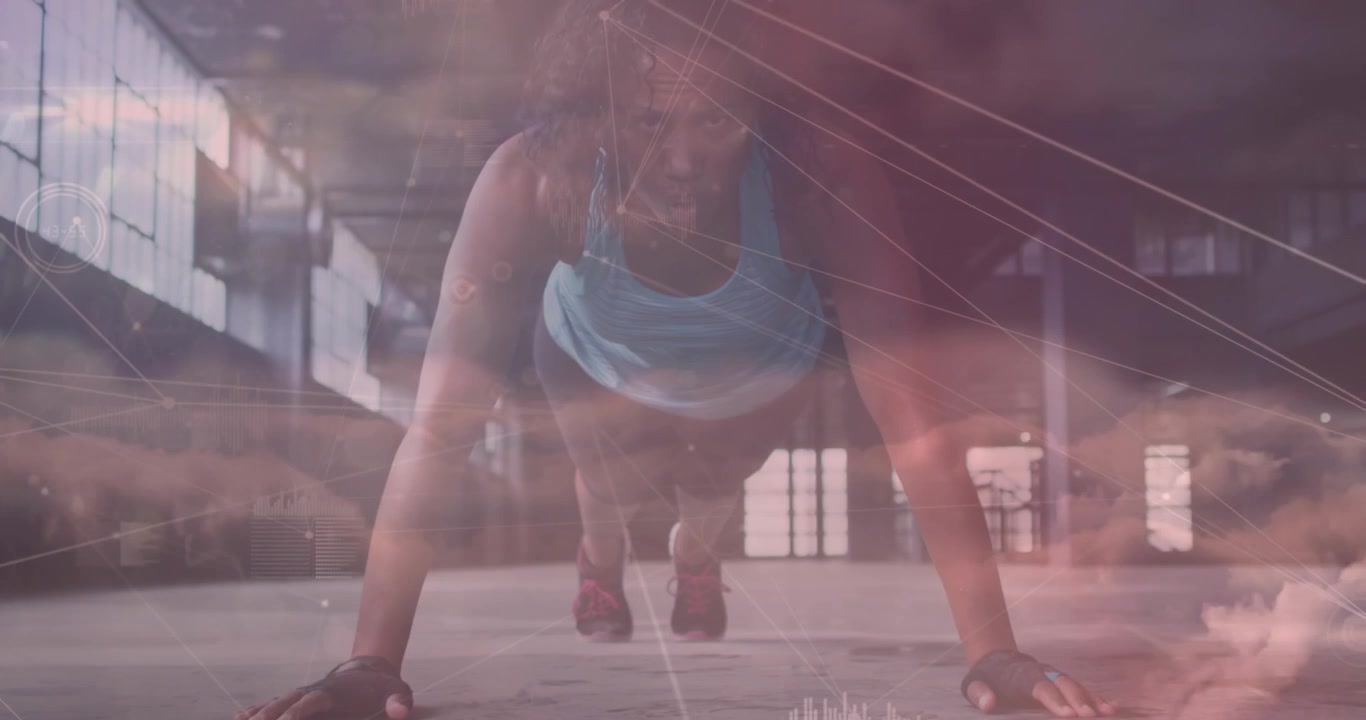 Animación de una red de conexiones sobre nubes y una mujer afroamericana en forma haciendo flexiones