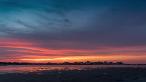 Sunrise-timelapse-on-the-beach-of-Emerald-Isle,-NC