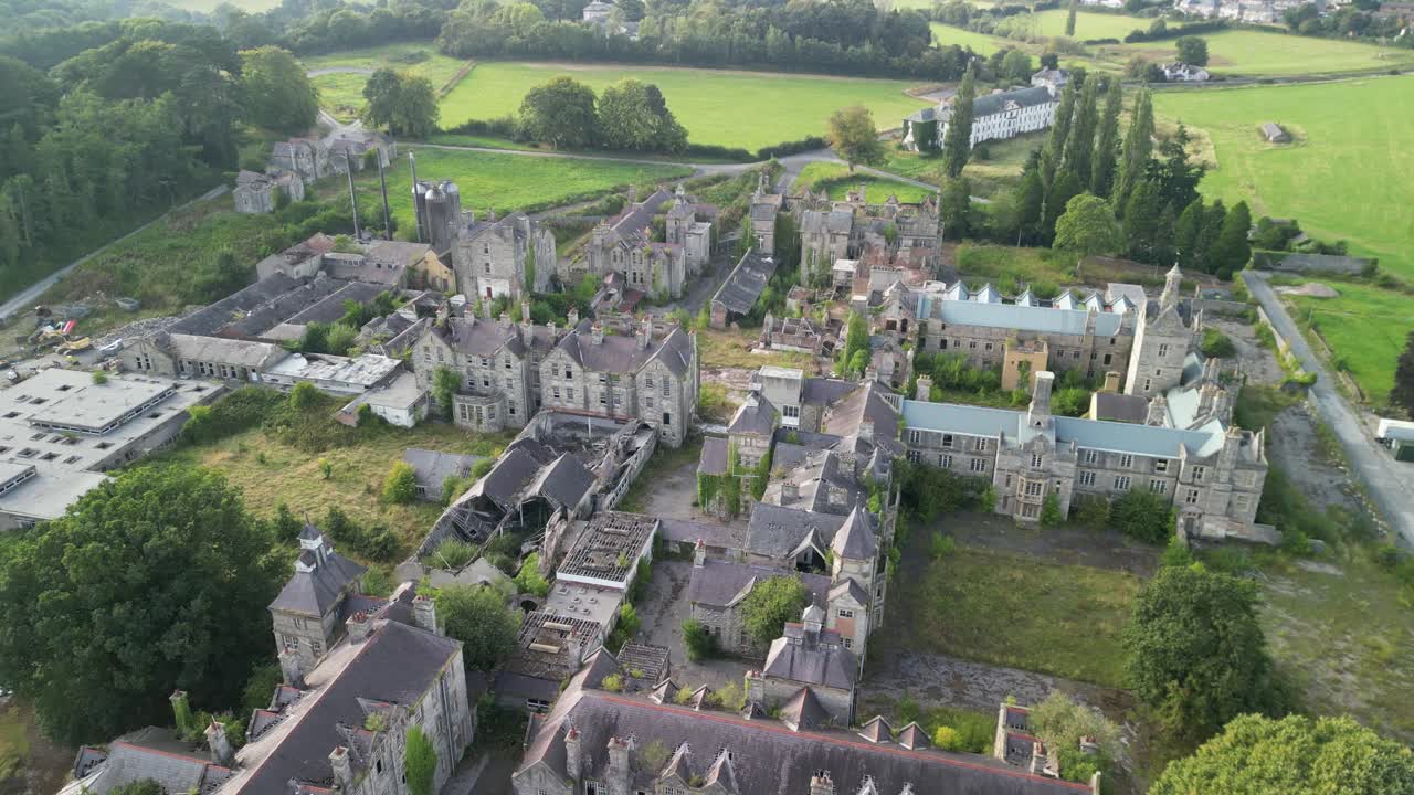 denbigh 미치광이 병원, 북 웨일즈, 남동쪽에서 북서쪽으로 공중 비행, 은 오후