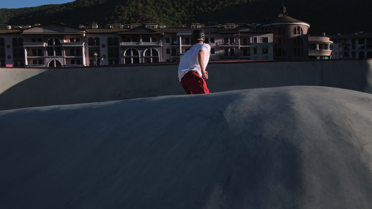 patinaje en el parque de patinaje urbano