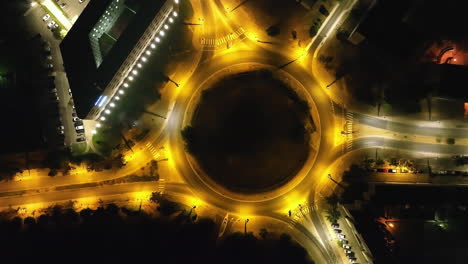 rotonda por la noche toma aérea superior de montpellier