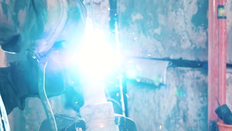 welding rusty metal pipe