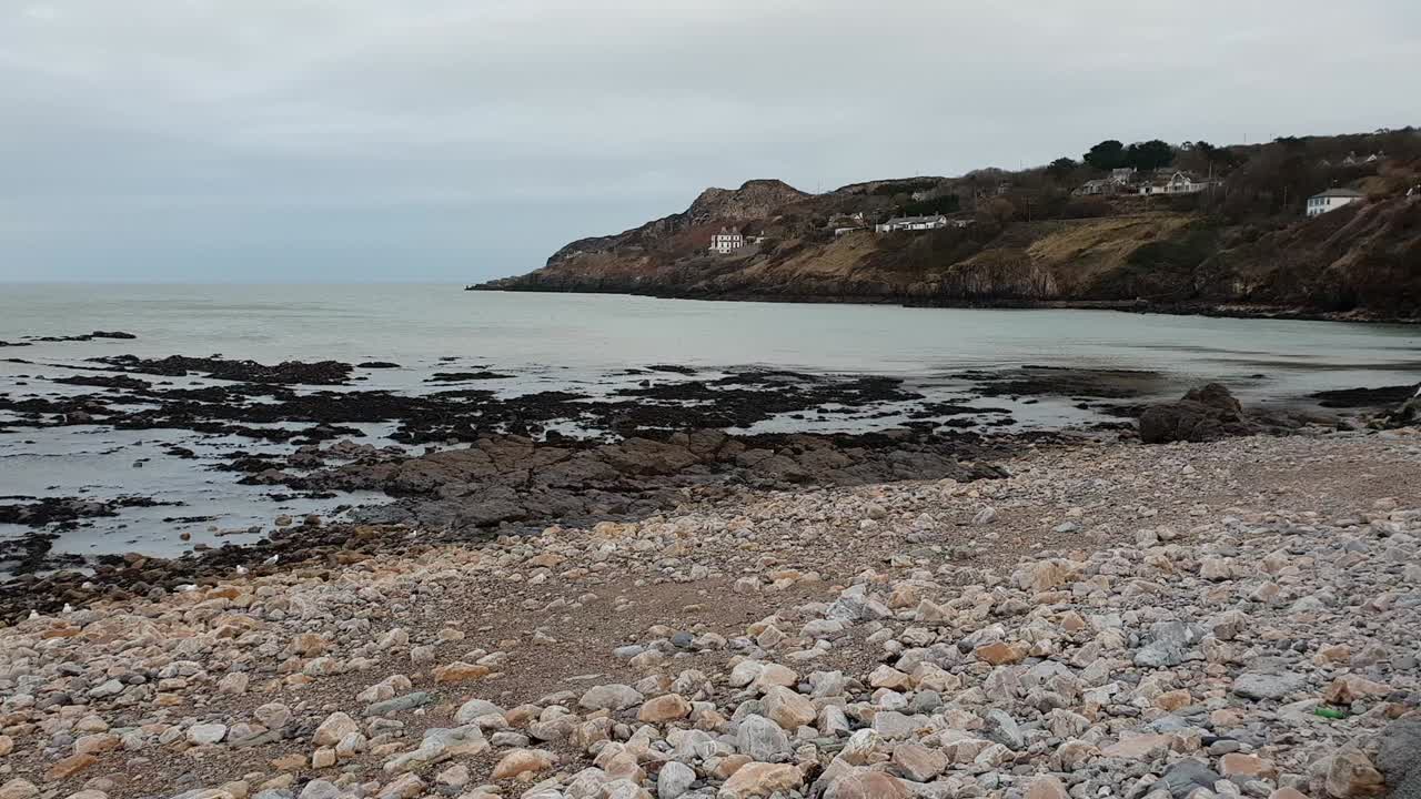 howth pier - una hermosa península y un pequeño suburbio de dublín