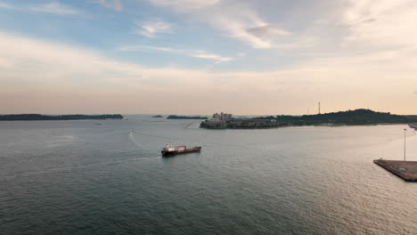 Container-ship-entering-in-Singapore-port,-Asia