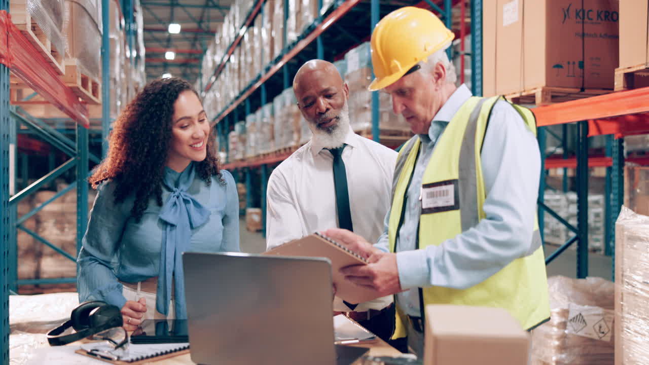 reunión del equipo de almacén
