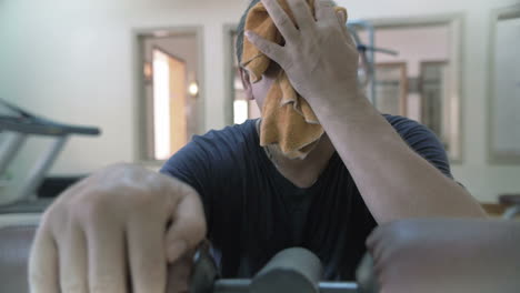 Se-Cansó-Después-De-Entrenar-En-El-Gimnasio