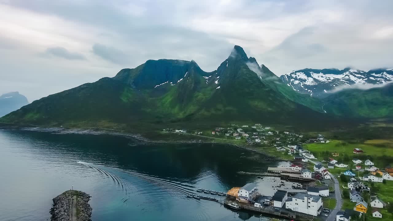 メーフィヨルドヴァール、センヤ島。ノルウェーの美しい自然景観、メーフィヨルド