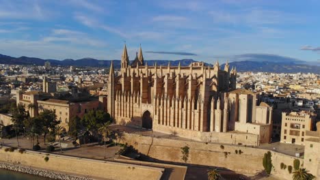 Die-Kathedrale-Von-Palma-Wurde-Mit-Einer-Drohne-Gefilmt