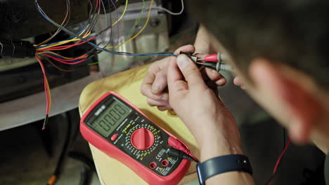 trabajos de diagnóstico eléctrico de automóviles
