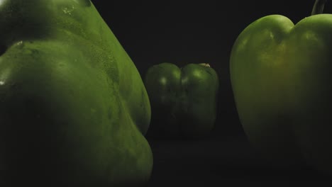 Drei-Frische-Grüne-Paprika