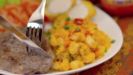 Meat-Steak-with-corn-tomatoes,-lettuce-and-potatoes