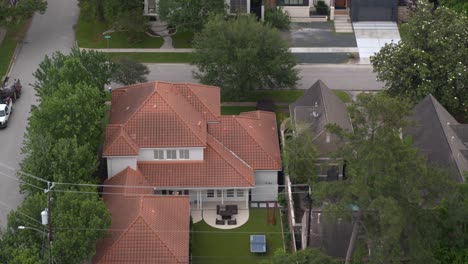 Birds-eye-view-of-affluent-homes-in-Houston,-Texas