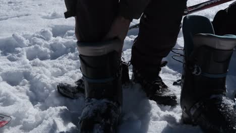 Stiefel-In-Nahaufnahme-Tragen