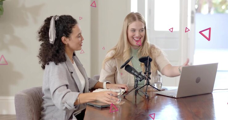Dopo aver salutato i co-conduttori, avviano la registrazione del podcast con una forma d'onda animata che sale sopra il microfono
