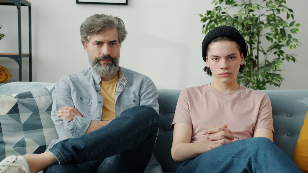 Padre e figlio in conflitto