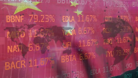 animación del procesamiento de datos y el mapa del mundo sobre la bandera de china