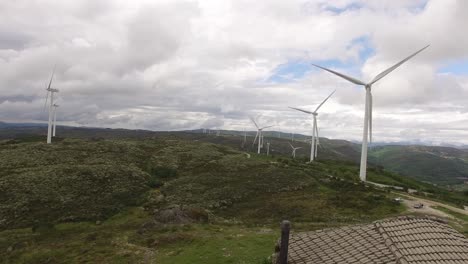 Casa-De-Montaña-Y-Energía-Eólica-Eólica---Energía-Renovable