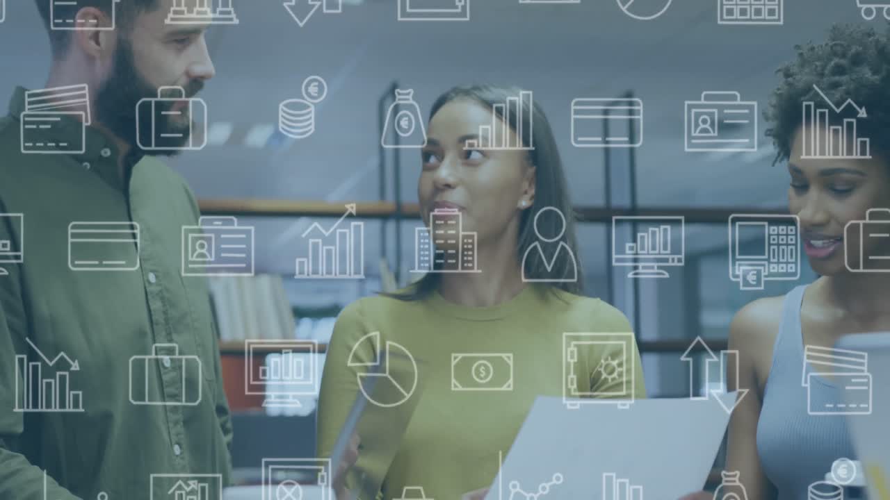animación de iconos de aplicaciones informáticas sobre diversos compañeros de trabajo discutiendo informes en la oficina