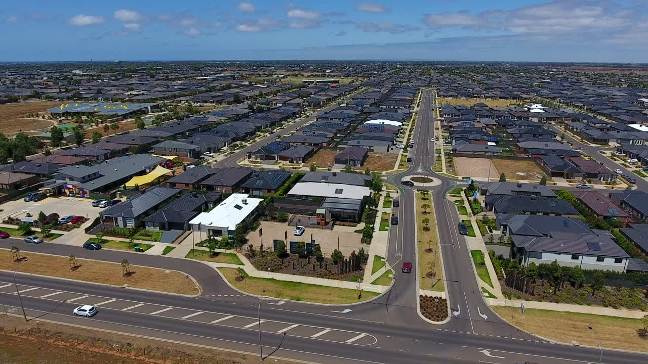 volando sobre la urbanización de tarniet