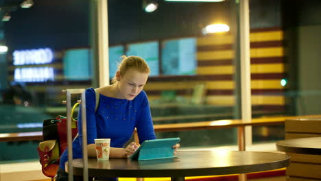 Using-a-touchpad-in-the-airport-terminal