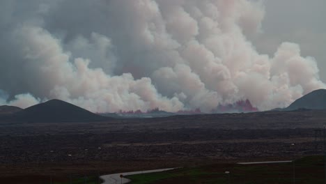los densos humos tóxicos de un volcán en erupción en islandia