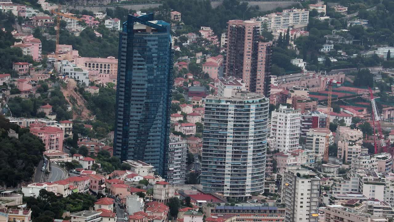 vista aérea de los rascacielos modernos en el principado de mónaco