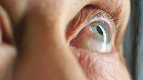 Senior-eyes,-focus-and-eye-exam-of-a-elderly