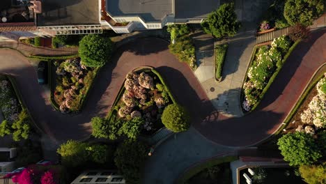 lombard street san francisco arial drone alejarse