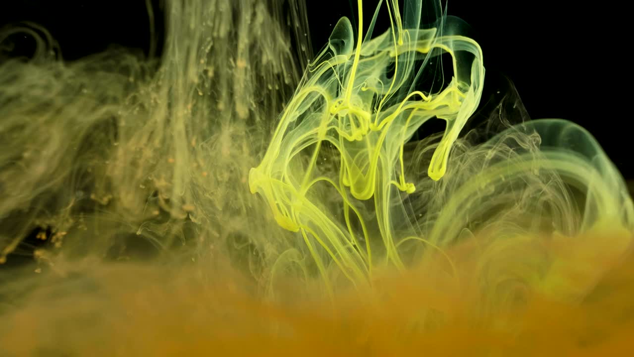 fondo de pintura de tinta colorida en el agua, flujo de tinta bajo el agua