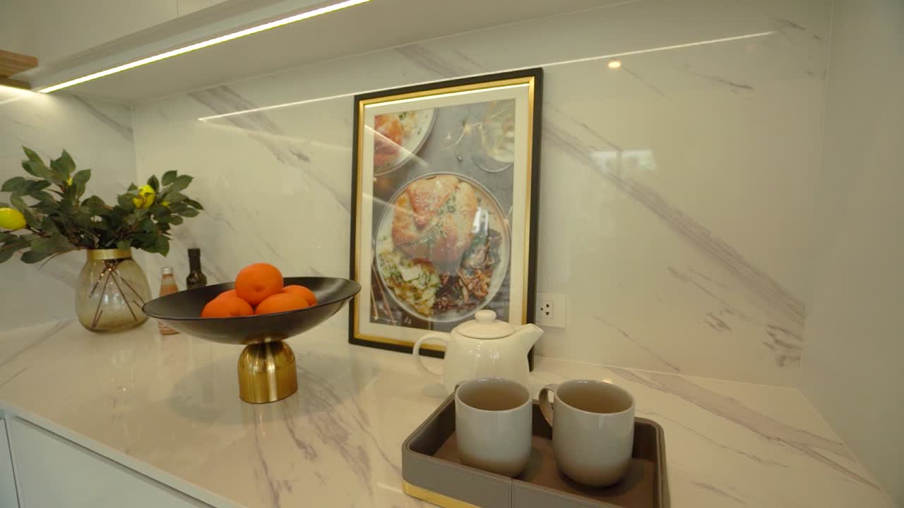 azulejos de mármol blanco limpios y elegantes diseño interior de la despensa