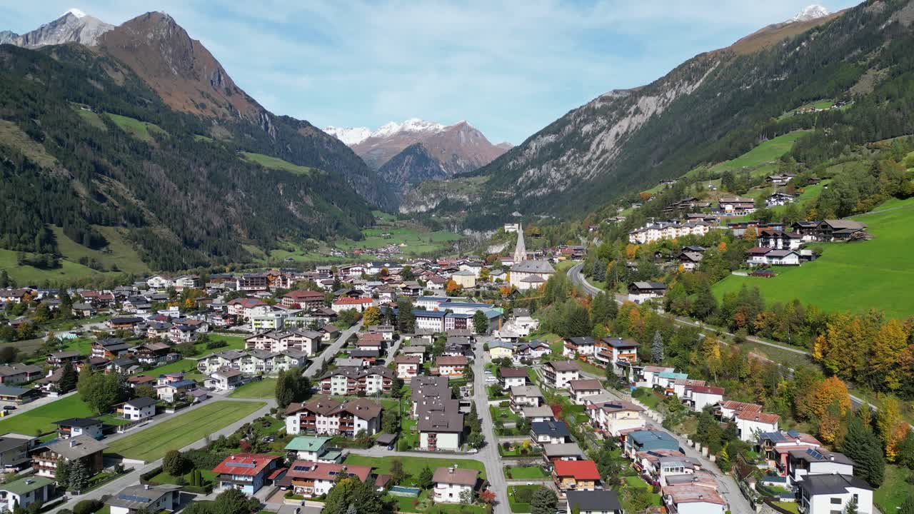 matrei en el osttirol ciudad en el tirol, hohe tauern parque nacional, austria - aérea 4k