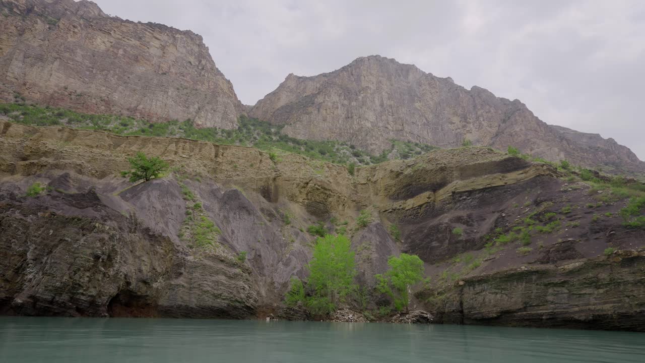 paisaje de cañón de río de montaña
