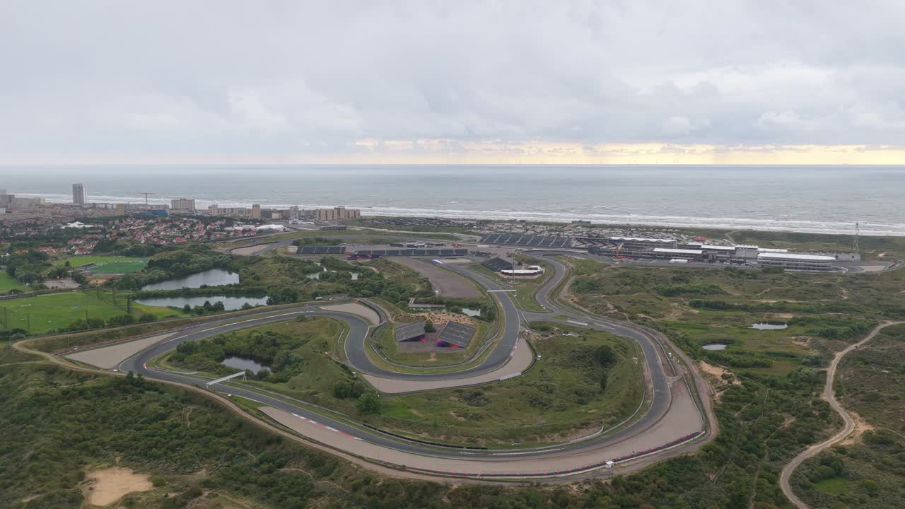 Kystbyen Zandvoort med boulevard og kystlandskab, Holland.
